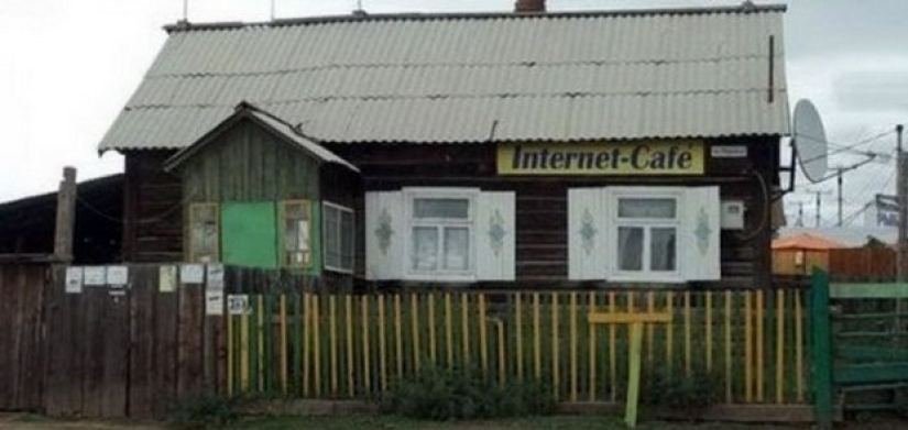 Trash in the fresh air: the Russian village is more alive than all the living Trash in the fresh air: the Russian village is more alive than all the living