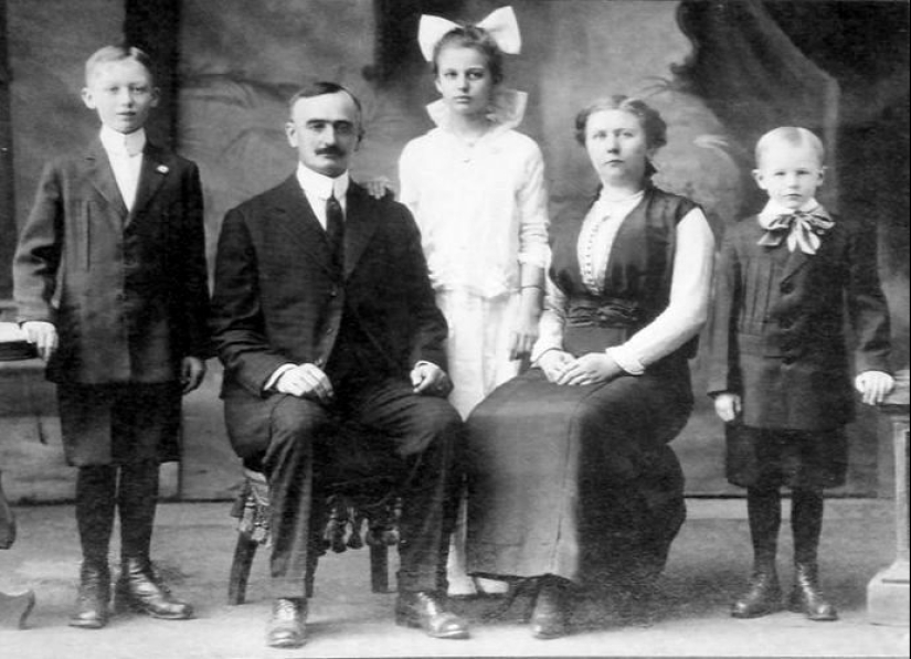 Tres generaciones de Trump: de un pueblo alemán a la silla del presidente de EE. UU. Tres generaciones de Trump: de un pueblo alemán a la silla del presidente de EE. UU.