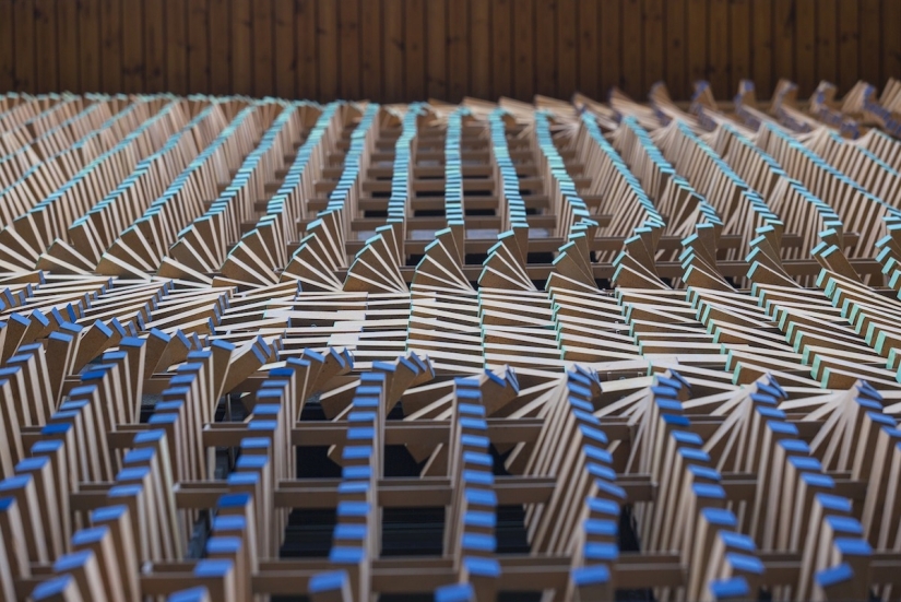 Un arquitecto de Irán ha creado un muro paramétrico de ladrillos rotativos Un arquitecto de Irán ha creado un muro paramétrico de ladrillos rotativos