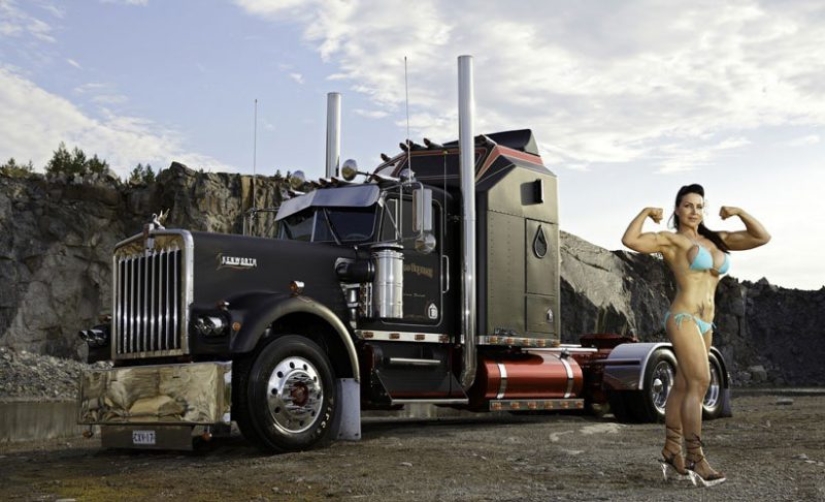 Un clásico Americano: camiones Peterbilt y la belleza de piernas largas Un clásico Americano: camiones Peterbilt y la belleza de piernas largas