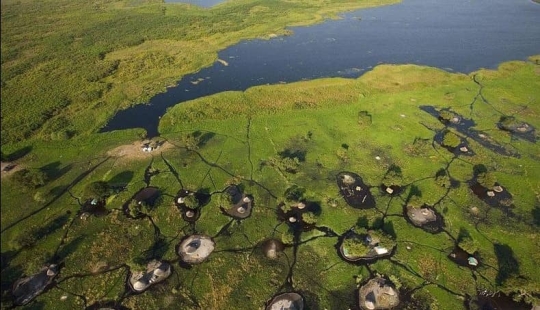 Un pintoresco pueblo en un pantano en Sudán del Sur