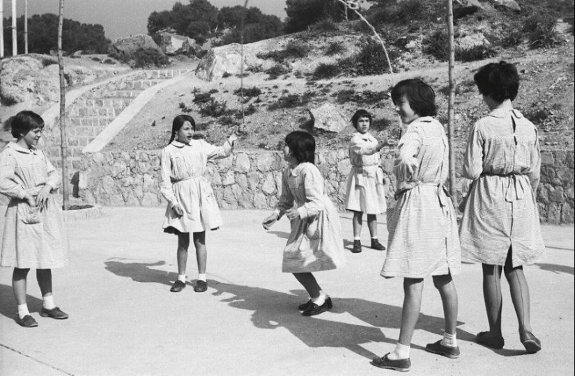 Un turista compró un sobre en un mercado de pulgas, donde encontró negativos de un genio desconocido Un turista compró un sobre en un mercado de pulgas, donde encontró negativos de un genio desconocido