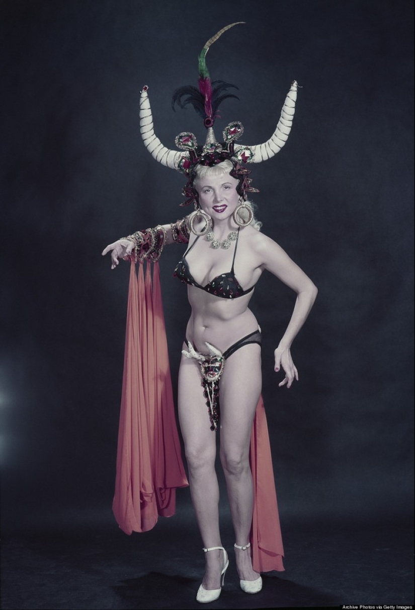 Una breve pero impresionante historia del burlesque en la década de 1950