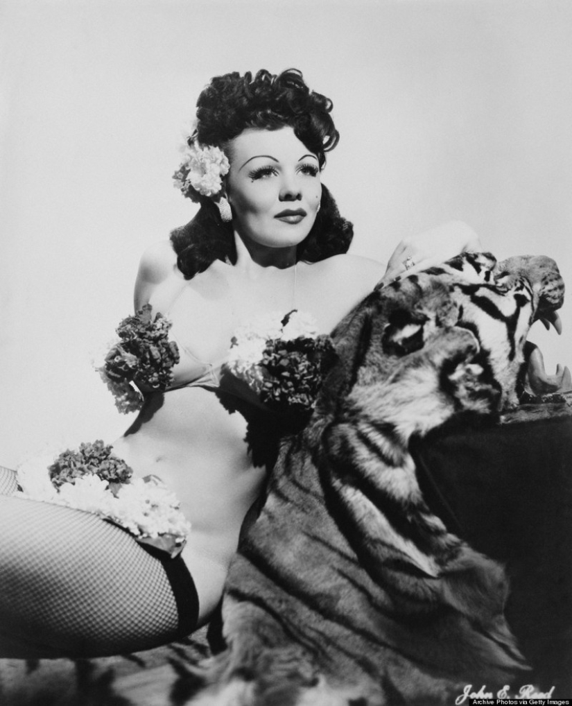 Una breve pero impresionante historia del burlesque en la década de 1950