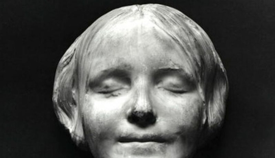 Una historia romántica, de 16 años de edad se ahogó de París