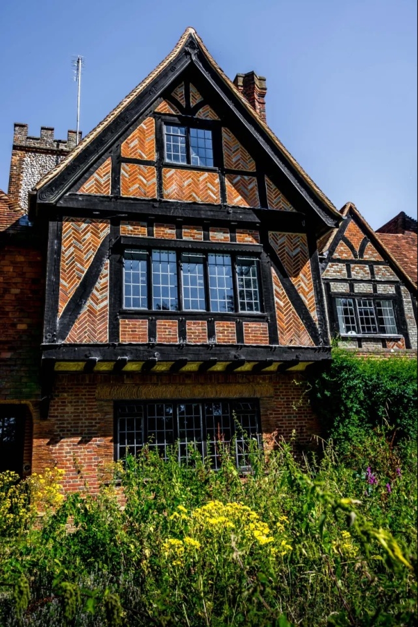 Una vez que un lujo, ahora abandonado la casa de las estrellas