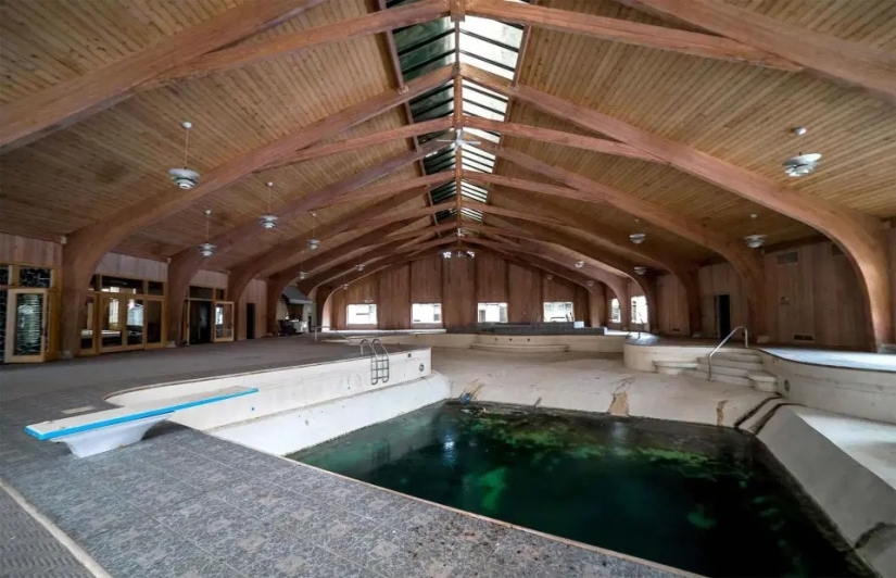 Una vez que un lujo, ahora abandonado la casa de las estrellas