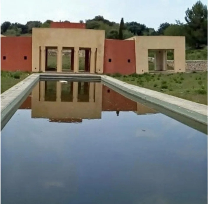 Una vez que un lujo, ahora abandonado la casa de las estrellas