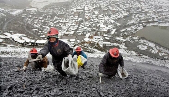 Under the blue sky is a Golden city, or Why you are traveling to La Rinconada Under the blue sky is a Golden city, or Why you are traveling to La Rinconada