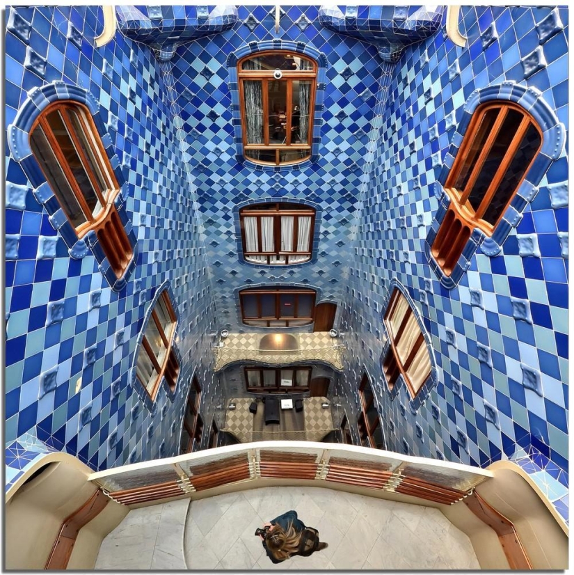 Under your feet, above your head - Dizzying buildings by Stefano Scarselli