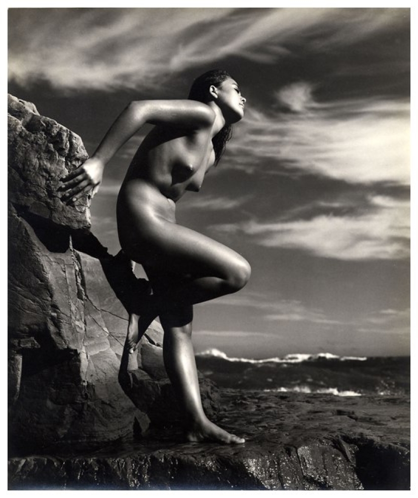 Unique erotic project &quot;Women of the Sea&quot; by Japanese photographer Iwase Yoshiyuki