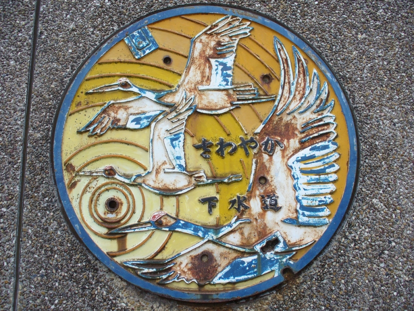 Unusual street art: manholes from Japan Unusual street art: manholes from Japan