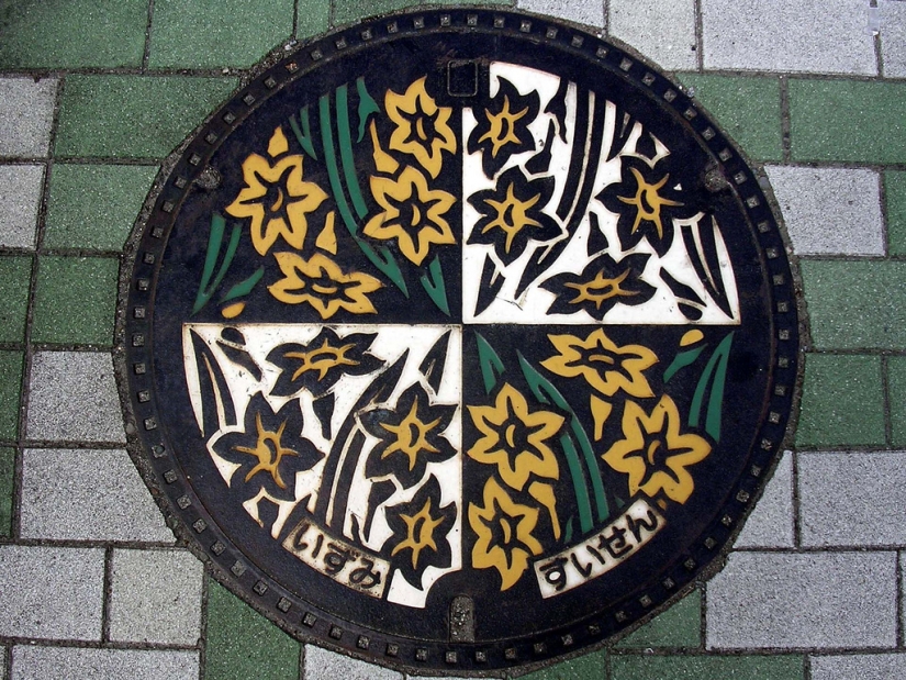 Unusual street art: manholes from Japan Unusual street art: manholes from Japan