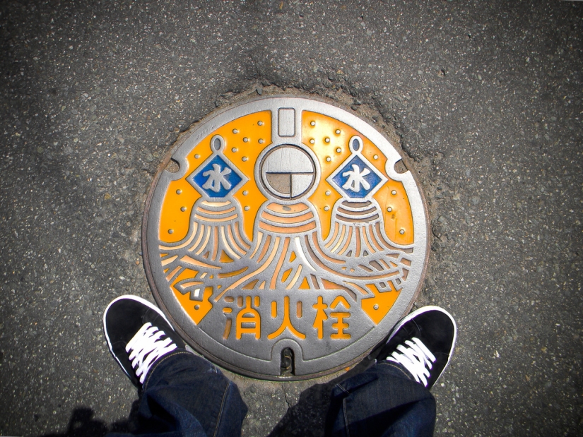 Unusual street art: manholes from Japan Unusual street art: manholes from Japan
