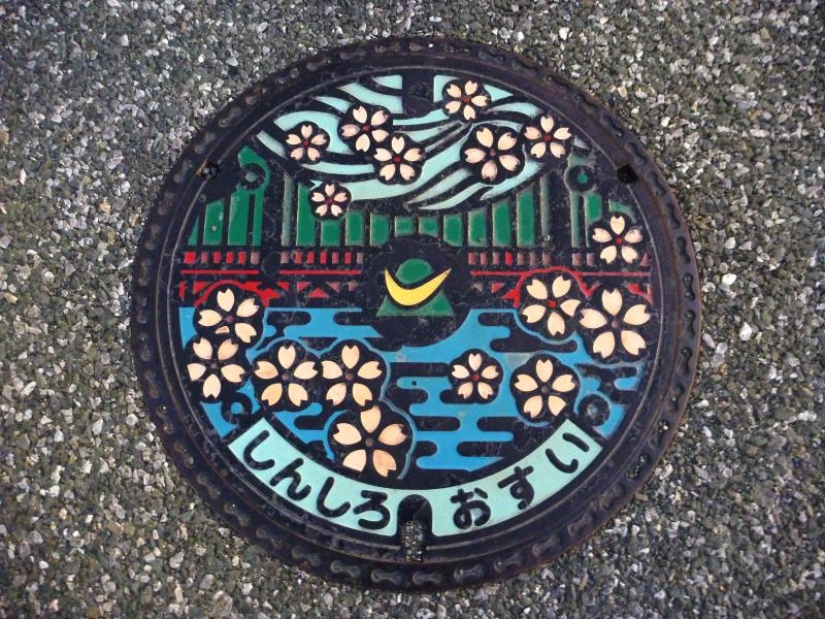 Unusual street art: manholes from Japan Unusual street art: manholes from Japan