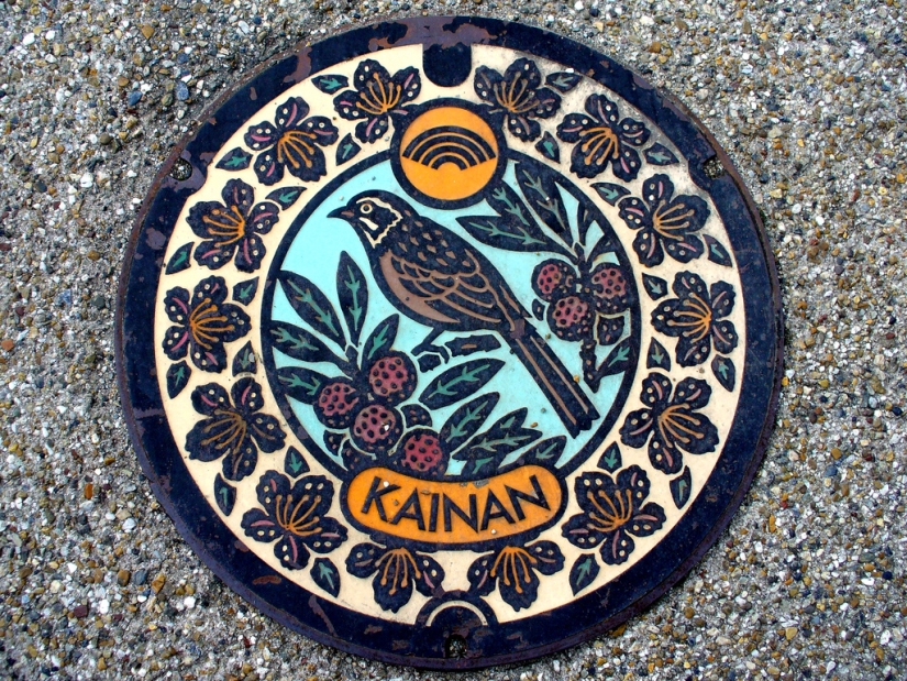Unusual street art: manholes from Japan Unusual street art: manholes from Japan