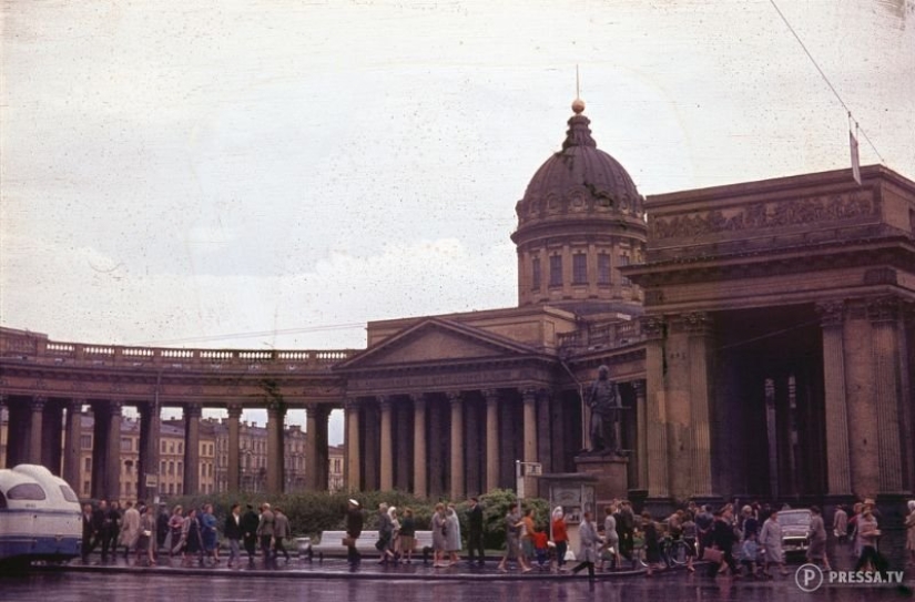 URSS en color: fotografías de las calles de Leningrado en la década de 1960 del año