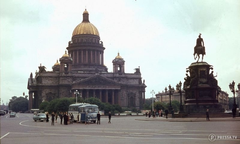 USSR in color: photographs of streets of Leningrad in the 1960s of the year