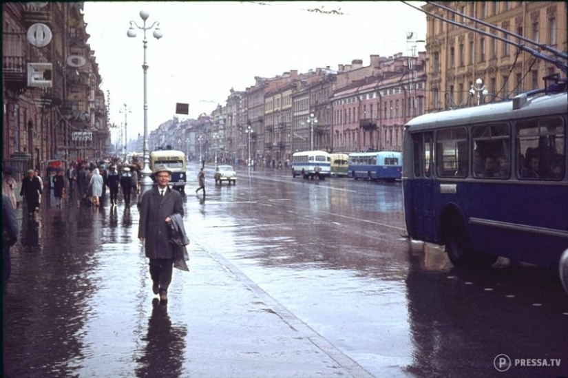 USSR in color: photographs of streets of Leningrad in the 1960s of the year