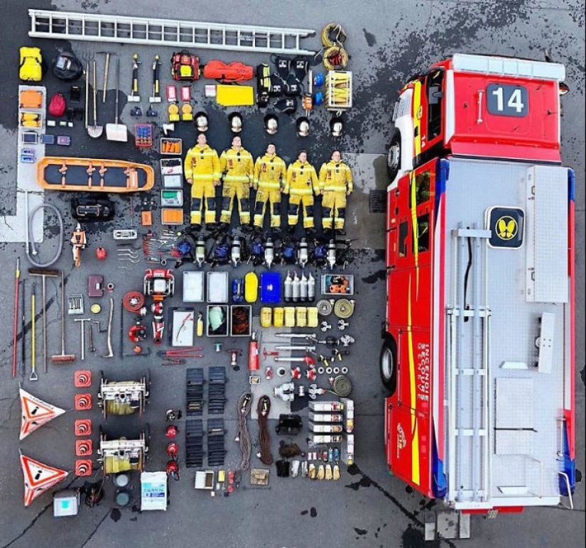 Vehículos de rescate, médicos, bomberos y sus contenidos