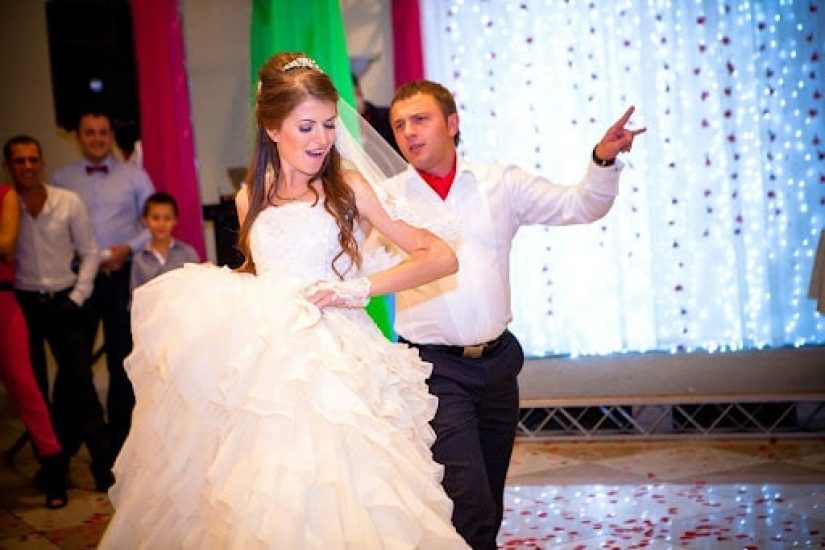 Venta de cucharas, bragas y novias: 15 formas extraordinarias de "vencer" a una boda Venta de cucharas, bragas y novias: 15 formas extraordinarias de "vencer" a una boda