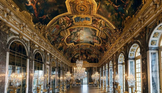 Versailles — a magnificent palace in which there was not a single toilet