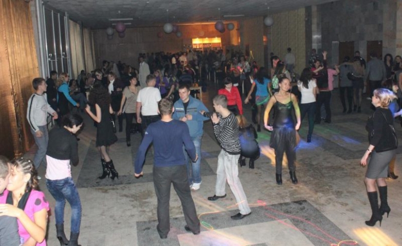 Village disco at the turn of the centuries: stylish, fun and very dangerous Village disco at the turn of the centuries: stylish, fun and very dangerous