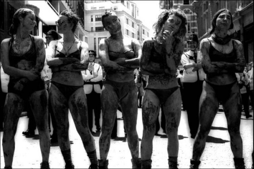 "Visual Diary" by Street Photographer David Gibson "Visual Diary" by Street Photographer David Gibson