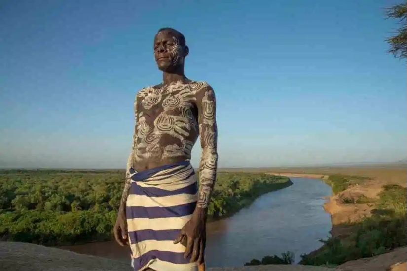 War paint and superstition wild: amazing pictures Karo tribe War paint and superstition wild: amazing pictures Karo tribe