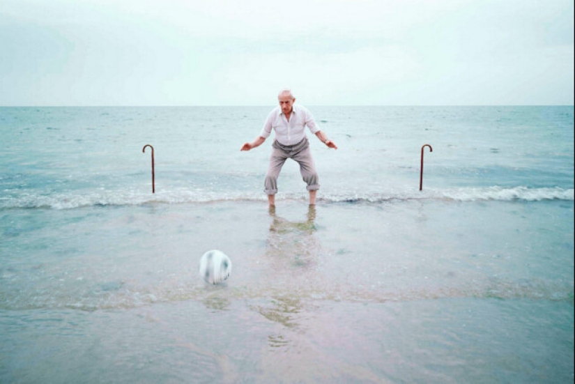 "We shoot to make people ask questions": a selection of photos desperately demanding explanations