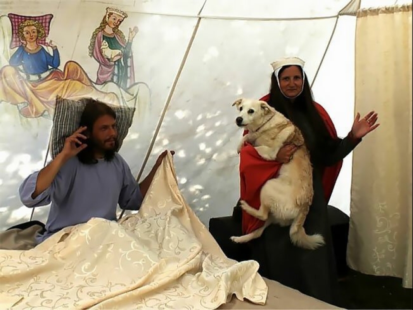 Weird and funny medieval reconstruction drawings