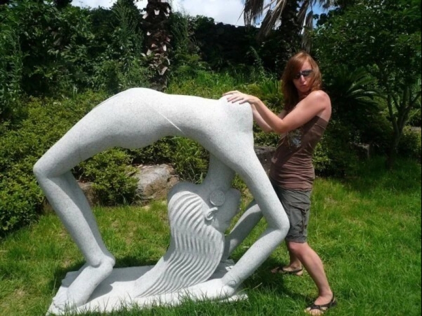 What are you doing here?" 22 strange photos that will puzzle anyone