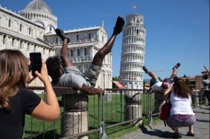 What are you doing here?" 22 strange photos that will puzzle anyone