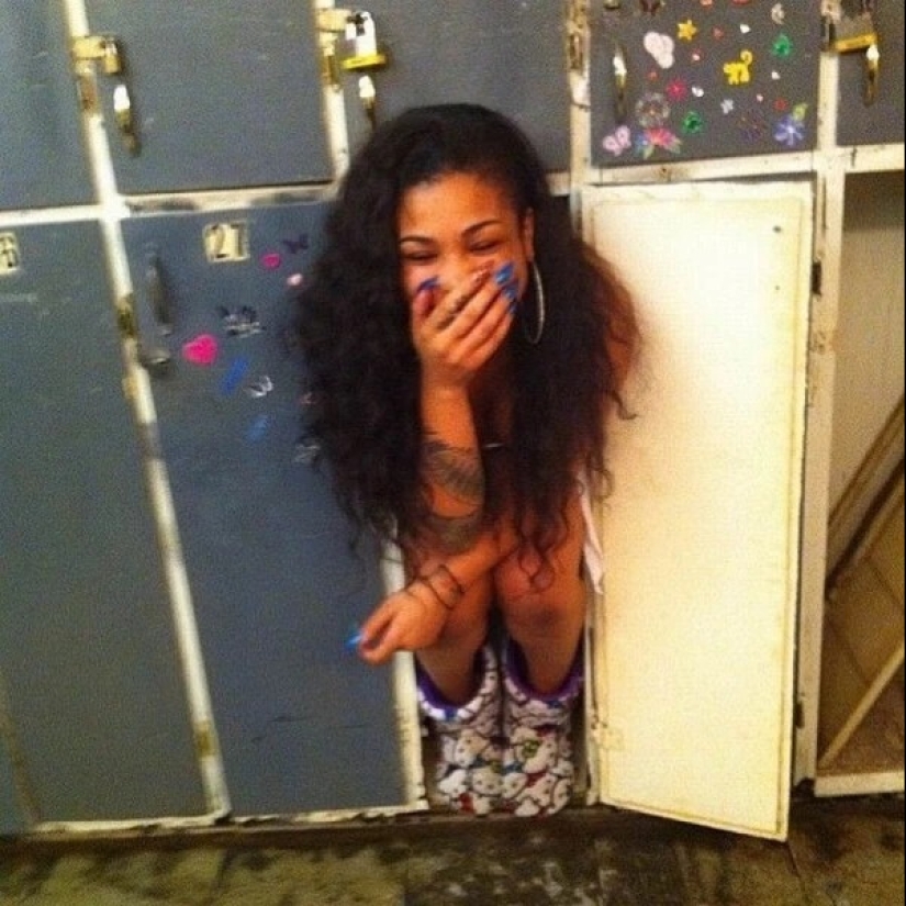 What are you doing here?" 22 strange photos that will puzzle anyone