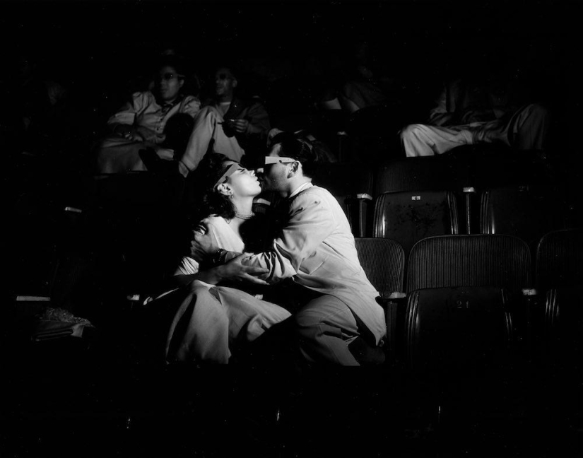 What did the audience do in New York cinemas in the 1940s What did the audience do in New York cinemas in the 1940s