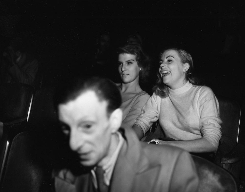 What did the audience do in New York cinemas in the 1940s What did the audience do in New York cinemas in the 1940s