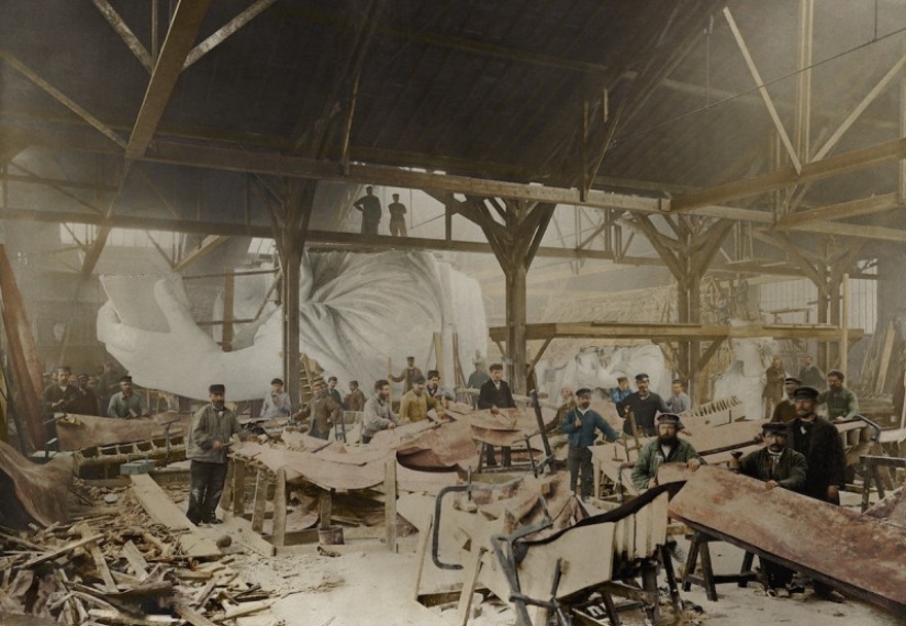 What did the world's most famous landmarks look like at the very beginning What did the world's most famous landmarks look like at the very beginning