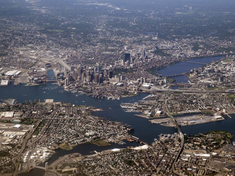 What did tourists ' favorite places look like a century ago