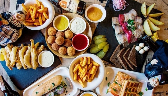 What dishes are worth trying in the Netherlands