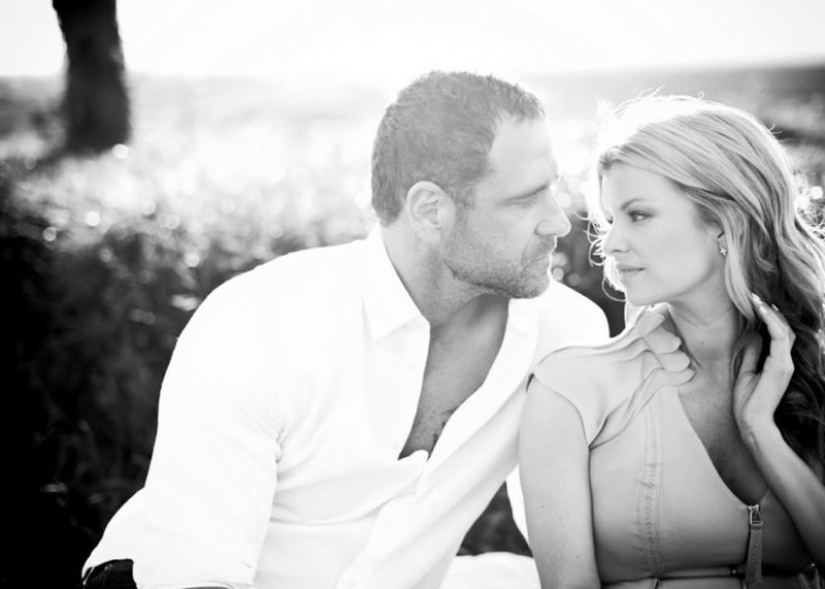 What does a woman want? Men shakes on a mustache! What does a woman want? Men shakes on a mustache!