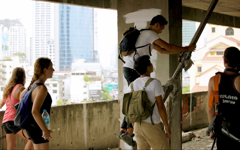 What does the Satorn Tower, the largest abandoned skyscraper in the world, look like What does the Satorn Tower, the largest abandoned skyscraper in the world, look like