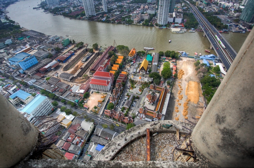 What does the Satorn Tower, the largest abandoned skyscraper in the world, look like What does the Satorn Tower, the largest abandoned skyscraper in the world, look like