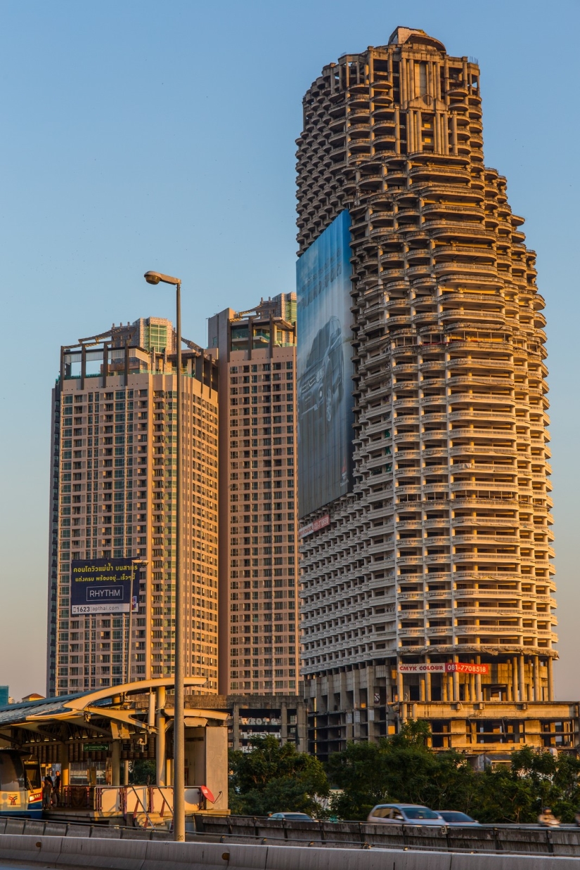 What does the Satorn Tower, the largest abandoned skyscraper in the world, look like What does the Satorn Tower, the largest abandoned skyscraper in the world, look like