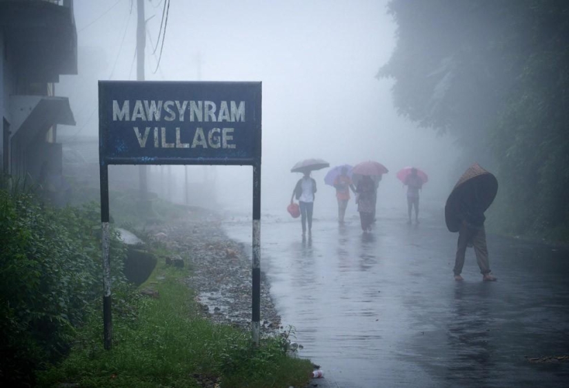 What does the wettest place on Earth look like, a town in the Indian state of Meghalaya