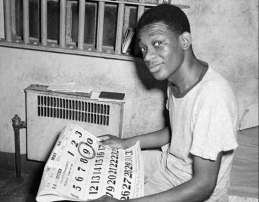 What happens if the condemned survives the death penalty