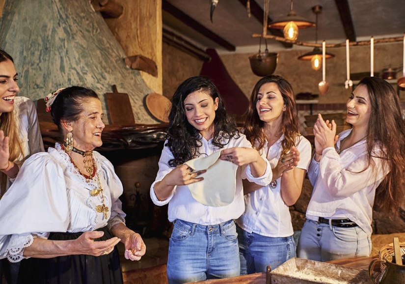 What is the "Blue Zones Effect": Secrets of Long-Livers from the 5 Healthiest Places on the Planet