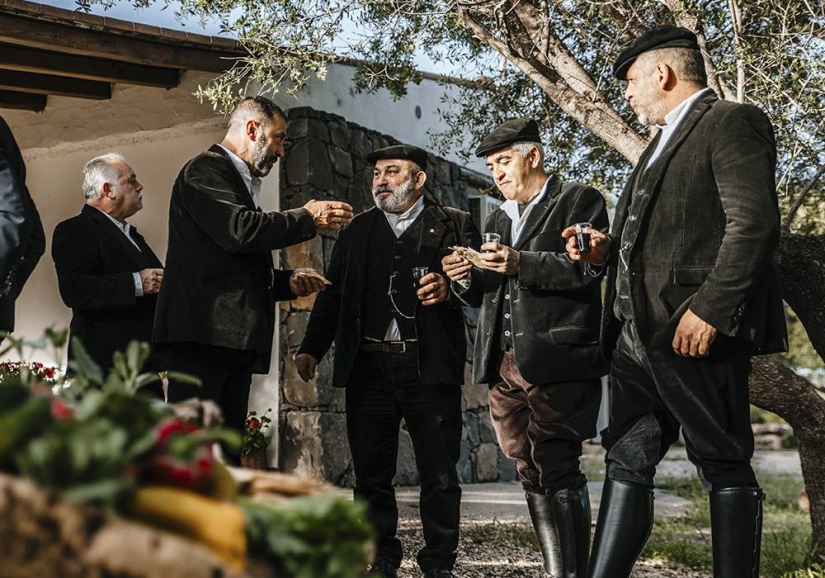 What is the "Blue Zones Effect": Secrets of Long-Livers from the 5 Healthiest Places on the Planet