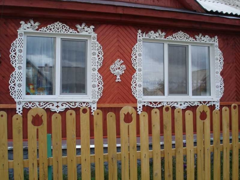 What the window frames of Russian houses tell about: symbolism in wooden architecture What the window frames of Russian houses tell about: symbolism in wooden architecture