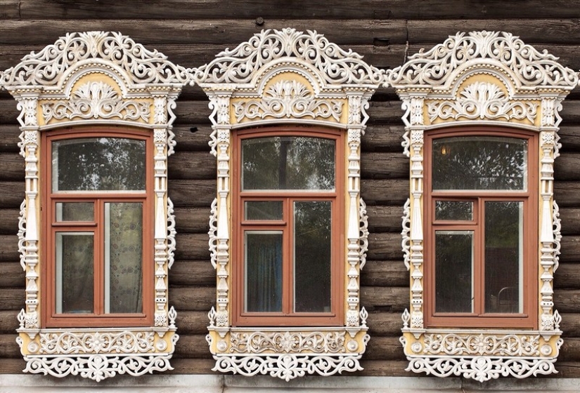 What the window frames of Russian houses tell about: symbolism in wooden architecture What the window frames of Russian houses tell about: symbolism in wooden architecture