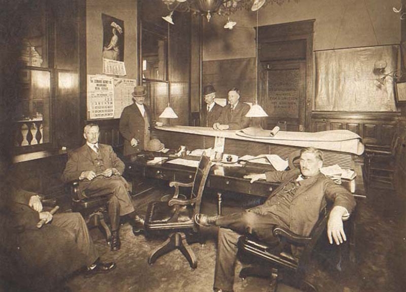 What were the offices like a hundred years ago What were the offices like a hundred years ago